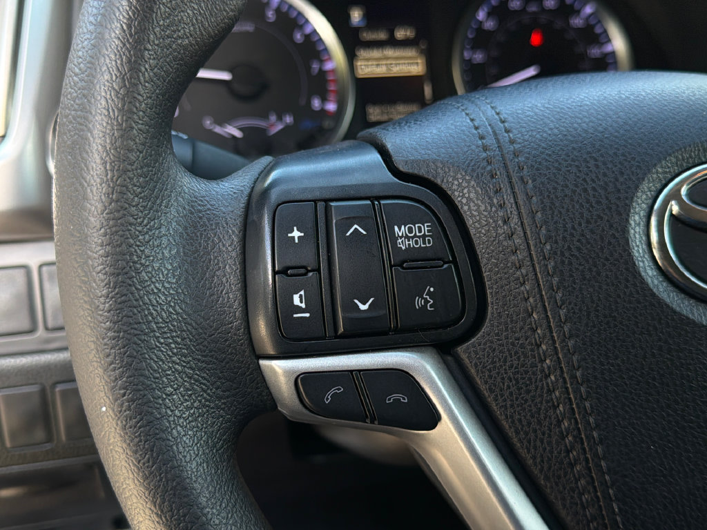 Used 2019 Toyota Highlander LE AWD/4WD image 21