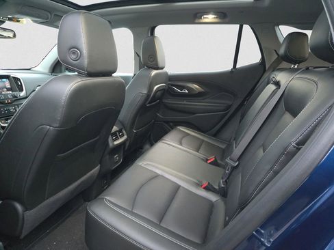 Used 2022 GMC Terrain SLT w/ Elevation Edition image 16