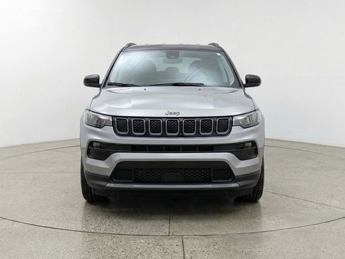 Used 2025 Jeep Compass Limited AWD/4WD image 2