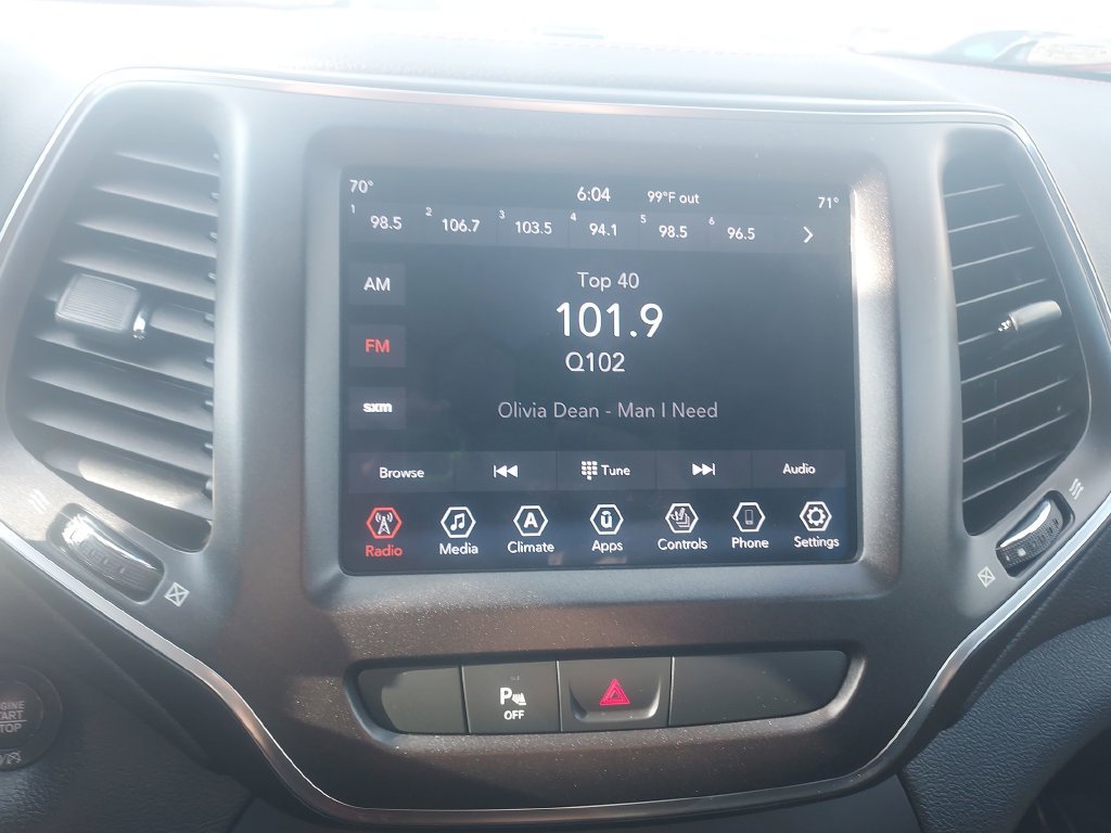 Used 2019 Jeep Cherokee Trailhawk w/ Cold Weather Group AWD/4WD image 13