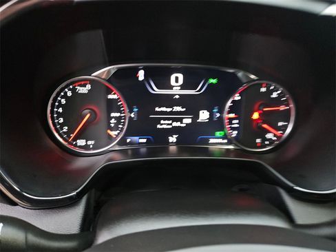 Used 2025 Chevrolet Blazer RS image 18