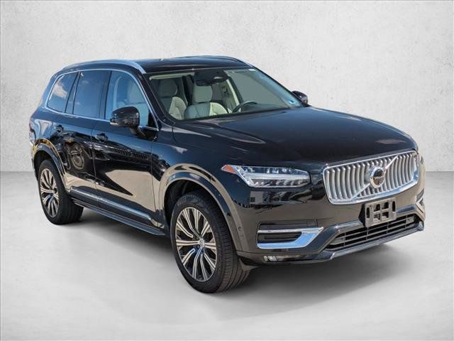 Used 2024 Volvo XC90 B5 Plus AWD/4WD image 3