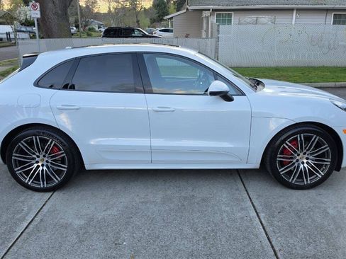 Used 2016 Porsche Macan Turbo w/ Premium Package Plus AWD/4WD image 4