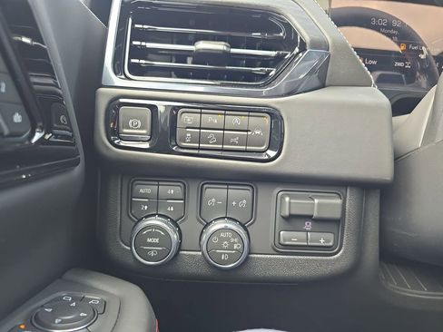 New 2026 GMC Yukon AT4 Ultimate AWD/4WD image 27