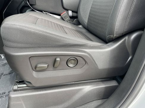 Used 2024 Chevrolet Silverado 1500 LT AWD/4WD image 9