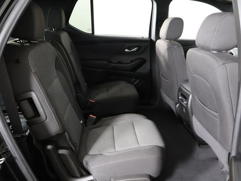 Used 2023 Chevrolet Traverse LT FWD image 37