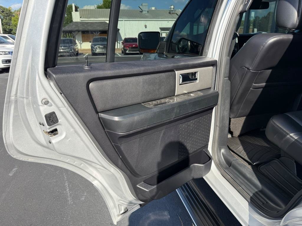Used 2017 Ford Expedition Limited w/ Equipment Group 301A RWD image 11