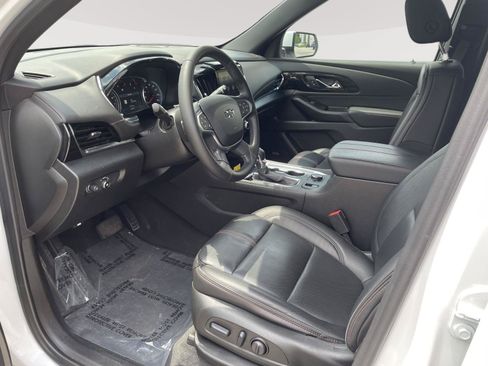 Used 2023 Chevrolet Traverse RS AWD/4WD image 3