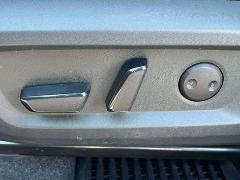 Used 2023 Nissan Rogue SV image 18