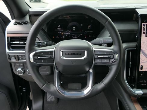 Used 2025 GMC Yukon XL Denali AWD/4WD image 21