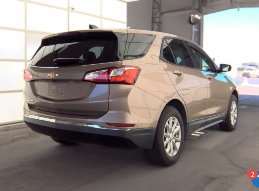 Used 2018 Chevrolet Equinox LS FWD image 2