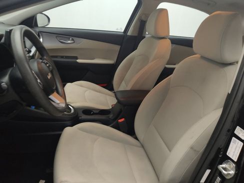 Used 2023 Kia Forte LXS FWD image 17