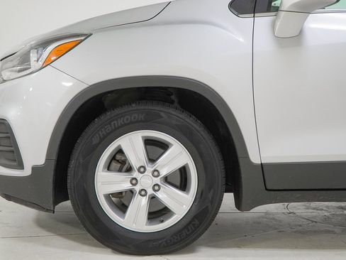 Used 2018 Chevrolet Trax LT w/ LT Convenience Package image 15