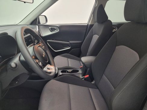 Used 2025 Kia Soul S FWD image 17