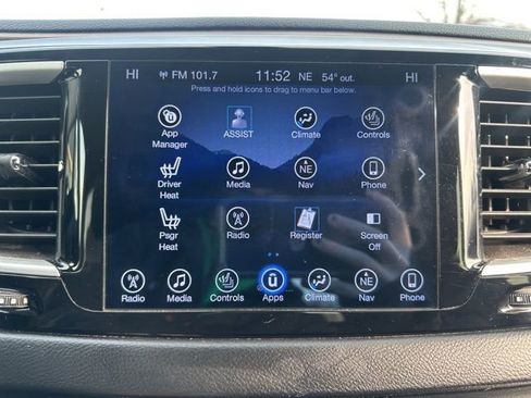 Used 2017 Chrysler Pacifica Touring-L image 38