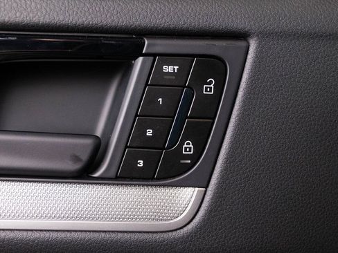 Certified 2026 Porsche Cayenne AWD/4WD image 20