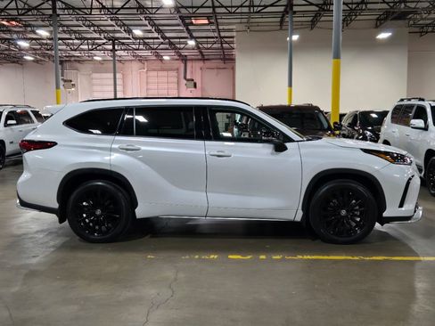 Used 2023 Toyota Highlander XSE image 6