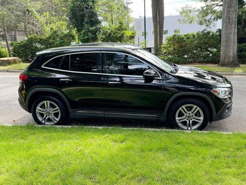 Used 2021 Mercedes-Benz GLA 250 4MATIC w/ Premium Package image 9