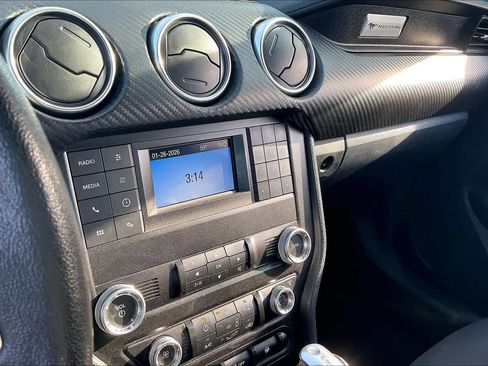 Used 2021 Ford Mustang EcoBoost image 23