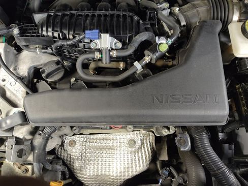 Used 2018 Nissan Rogue SV image 30