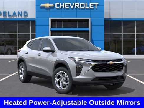 New 2026 Chevrolet Trax LS w/ LS Convenience Package FWD image 8