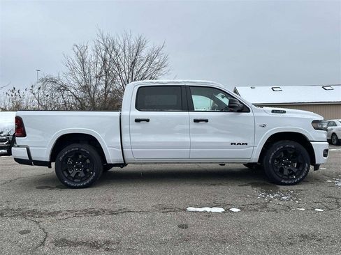 New 2026 RAM 1500 4x4 Crew Cab image 2