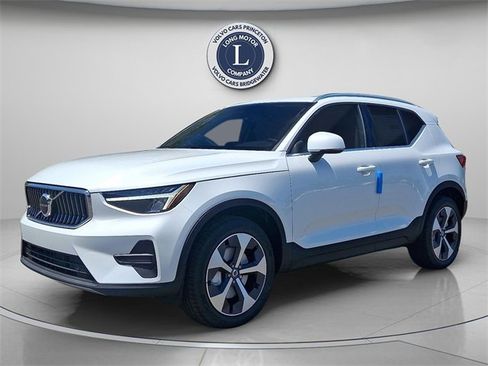 New 2025 Volvo XC40 B5 Core w/ Protection Package Premier image 3