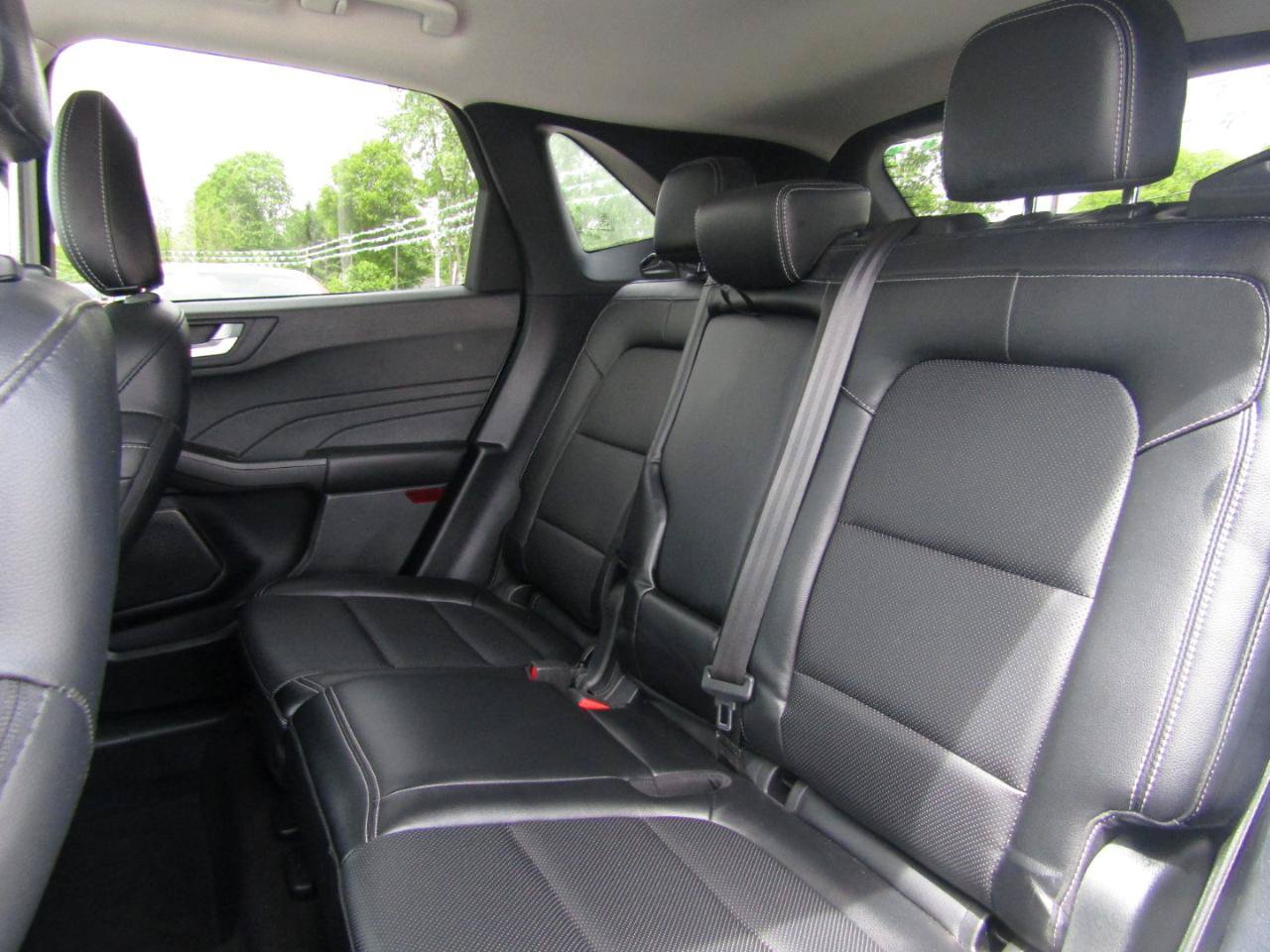 Used 2022 Ford Escape Titanium AWD/4WD image 20