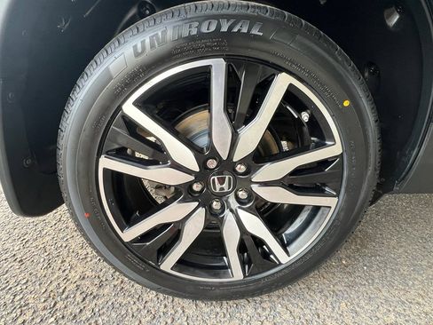 Used 2019 Honda Pilot Elite image 11