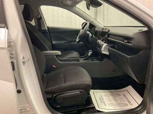 Used 2025 Hyundai Kona SEL image 31