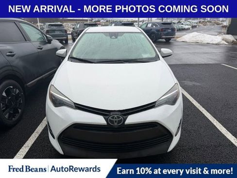 Used 2018 Toyota Corolla LE image 2