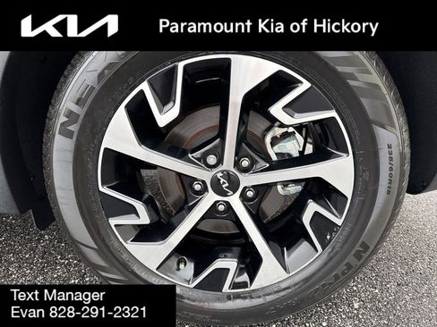 Used 2023 Kia Sportage EX image 9
