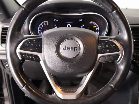 Used 2021 Jeep Grand Cherokee Laredo X image 3