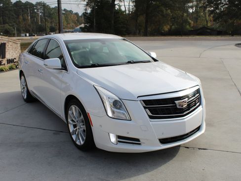 Used 2016 Cadillac XTS Luxury image 11