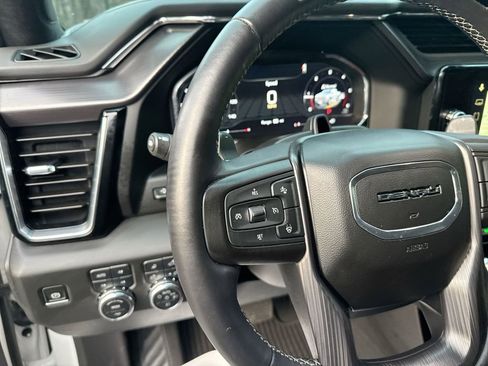 Used 2025 GMC Sierra 1500 Denali Ultimate image 17