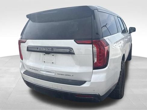 Used 2023 GMC Yukon XL Denali Ultimate AWD/4WD image 25