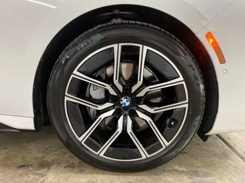 Used 2026 BMW 740i RWD image 32