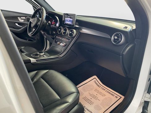 Used 2018 Mercedes-Benz GLC 300 4MATIC image 8