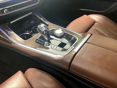 Used 2019 BMW X7 xDrive50i w/ Dynamic Handling Package image 16