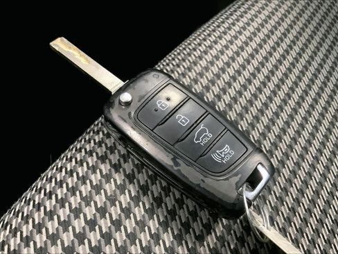 Used 2019 Hyundai Kona SE image 18