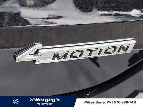 Used 2025 Volkswagen Taos SE AWD/4WD image 34