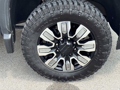 Used 2025 GMC Sierra 2500 Denali w/ LPO, GMC Protection Package AWD/4WD image 10