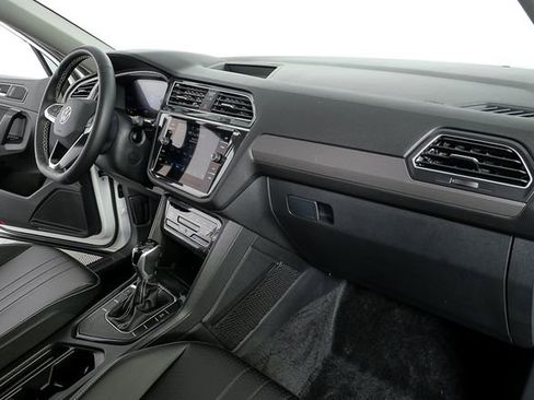 Certified 2023 Volkswagen Tiguan SE image 21