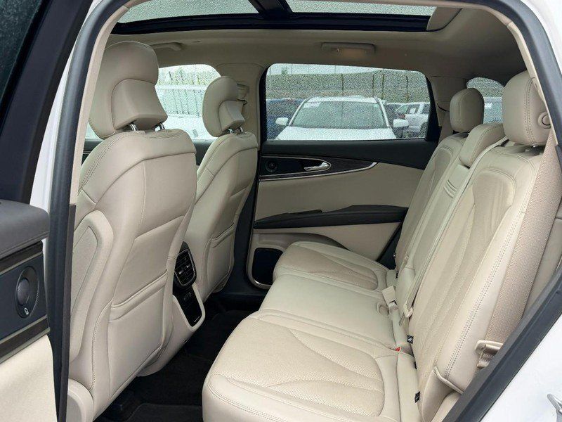 Used 2019 Lincoln Nautilus Reserve FWD image 9