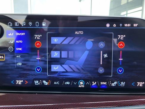 Used 2024 Chevrolet Traverse RS image 48