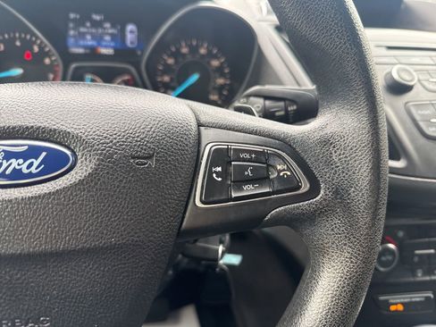 Used 2017 Ford Escape SE image 18