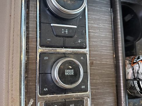 Used 2022 Ford Expedition Max Limited image 4