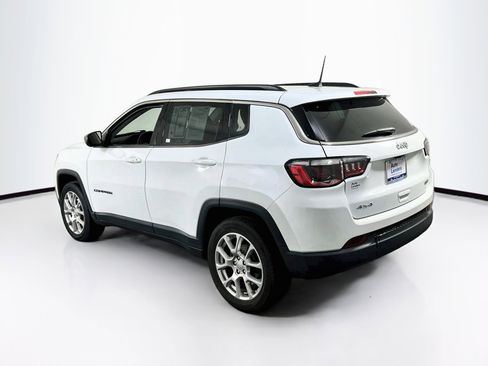 Used 2022 Jeep Compass Latitude w/ Sun and Sound Group image 7