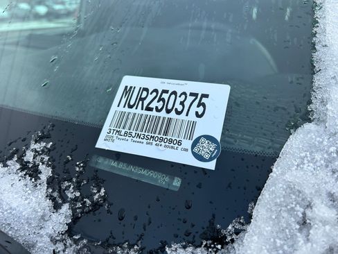 Certified 2025 Toyota Tacoma SR5 image 30