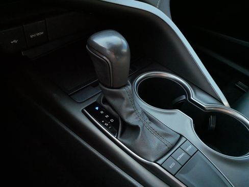 Certified 2024 Toyota Camry SE FWD image 25